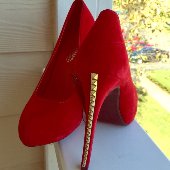 Charles Albert Size 8 Studded Heels (Never Worn)