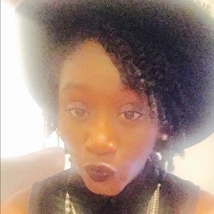 Meet your Posher, Whitney