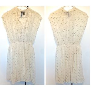 🚫SOLD🚫 Pleated Cap Sleeve Dress