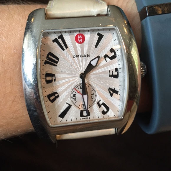 Meet your Posher, Laura - Picture 1 of 1