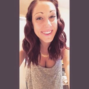 Meet your Posher, Lauren