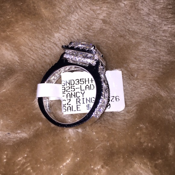 Stunning Engagement Ring Sterling Silver 925 & CZ - Picture 3 of 8