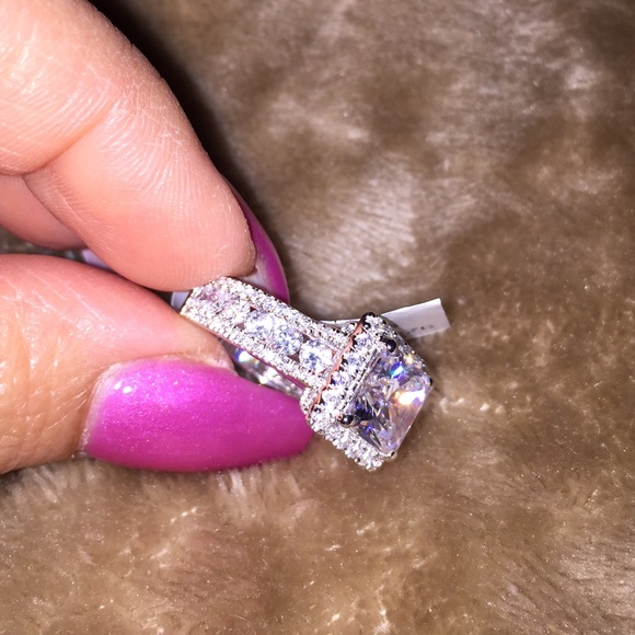 Stunning Engagement Ring Sterling Silver 925 & CZ - Picture 4 of 8