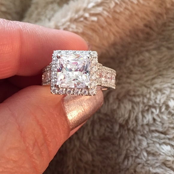 Stunning Engagement Ring Sterling Silver 925 & CZ - Picture 6 of 8