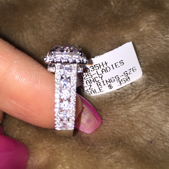 Stunning Engagement Ring Sterling Silver 925 & CZ - Picture 7 of 8