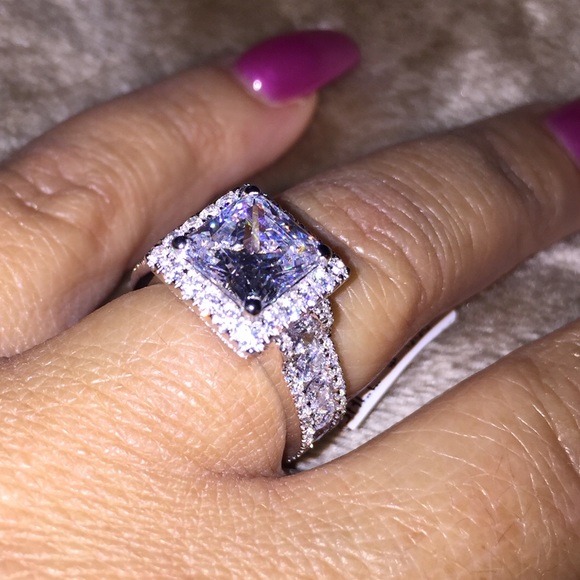 Stunning Engagement Ring Sterling Silver 925 & CZ - Picture 8 of 8