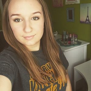 Meet your Posher, Tayler