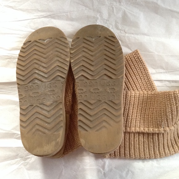 SOLD! Knitted Ugg Boots - Picture 3 of 4