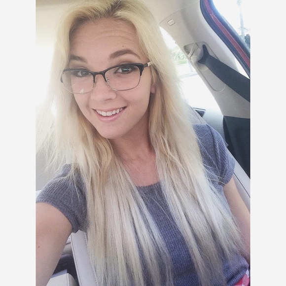 Meet your Posher, Amy - Picture 1 of 1