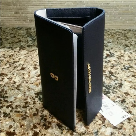 Michael Kors JetSet wallet in navy