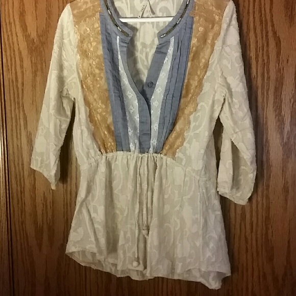 Gimmicks by BKE empire waist shirt