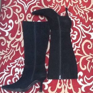BEAUTIFUL BLACK SUEDE BOOTS & BLING BLACK TOP