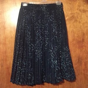 Banana Republic cheetah pleated skirt