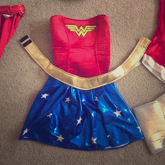 Small wonder woman Halloween costume