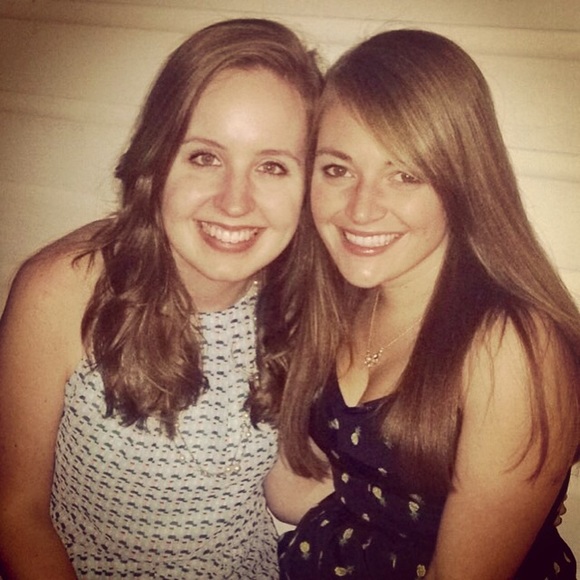 Meet your Posher, Caitlin - Picture 2 of 3