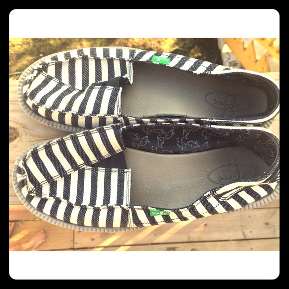 Sanuk Striped Slip on shoes