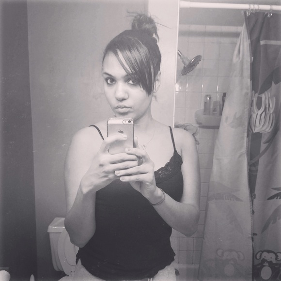 Meet your Posher, Nisha - Picture 1 of 1