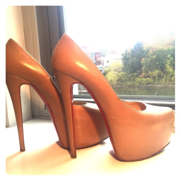 ❌SOLD❌ Christian Louboutin Daffodile Pumps-Nude