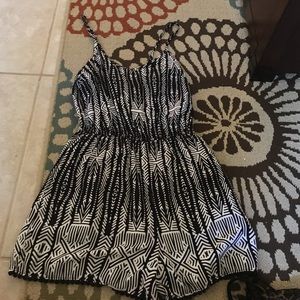 Super cute romper!