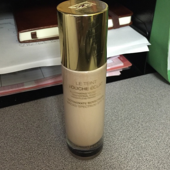 Yves St. Laurent Illuminating Foundation
