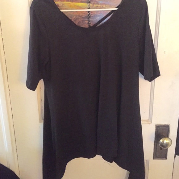Black shirt - Picture 2 of 3