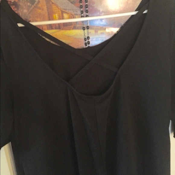 Black shirt - Picture 3 of 3