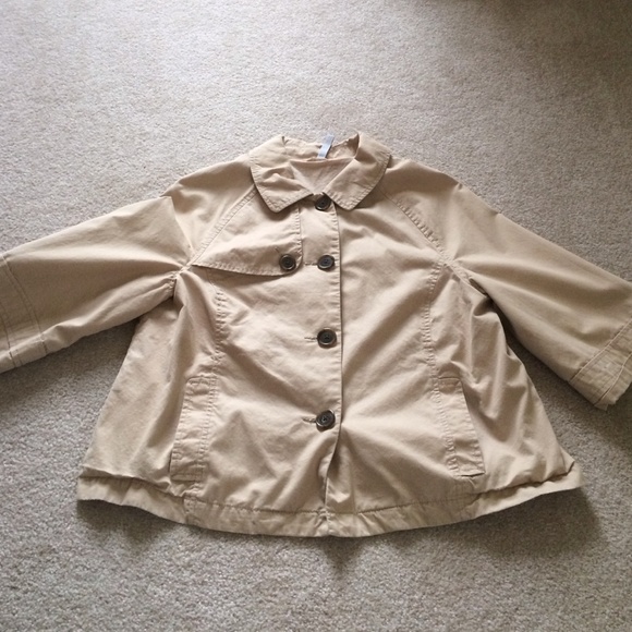 3/4 spring or fall khaki colored jacket.