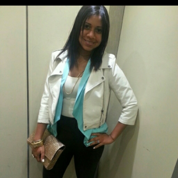 Meet your Posher, Tiffany - Picture 2 of 4