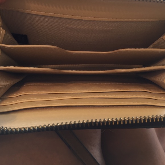 Cheetah Wallet with Wristband - Picture 2 of 2