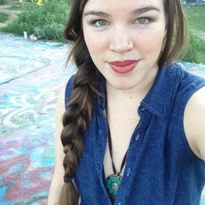 Meet your Posher, Annie