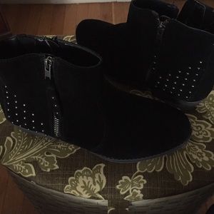 White mountain black booties