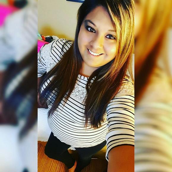 Meet your Posher, Alexia - Picture 1 of 1