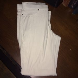 HUE White Leggings