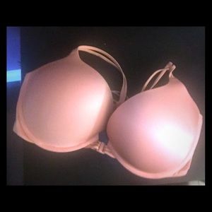 Victoria's Secret Bombshell Push up, never worn