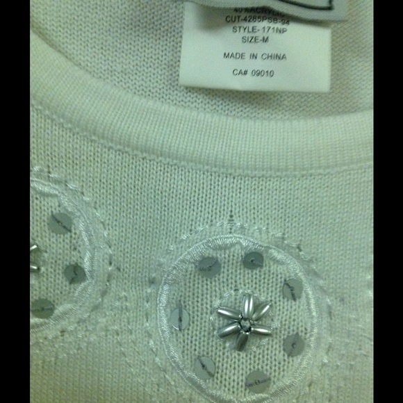 White Sweater Top w/Silver Beads - Picture 2 of 4