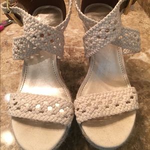 Woman shoes. Wedge type.