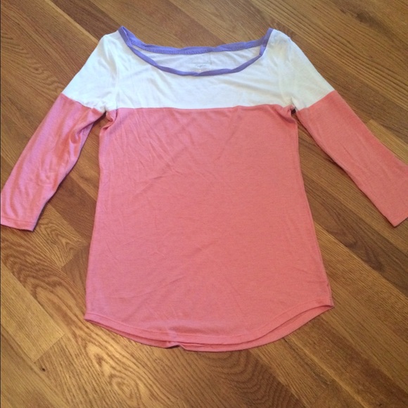 American Eagle feather light tee!