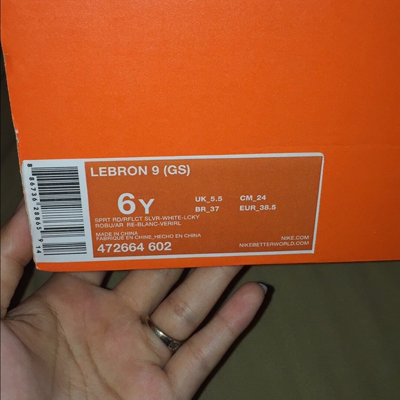 Nike Lebron 9 x-mas Size 6y - Picture 2 of 2