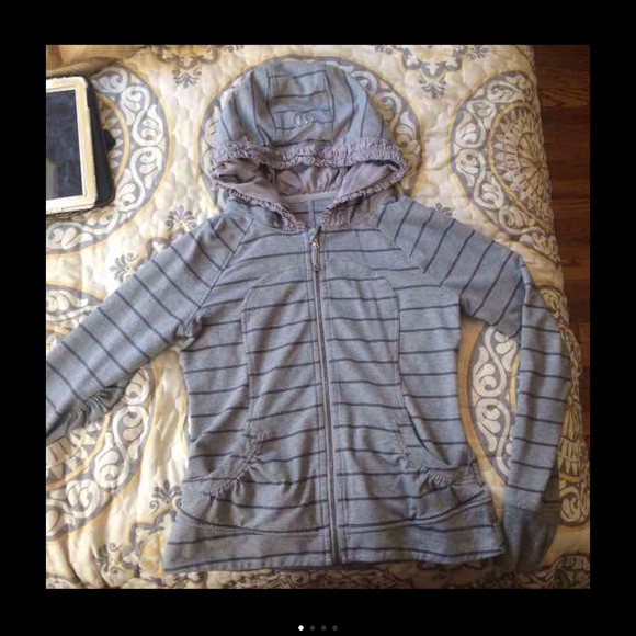 Lululemon SCUBA grey stripe zip up