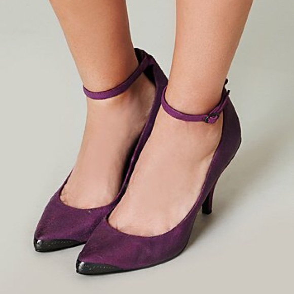 💜 NWT FP Leighton Metal Tip Heel