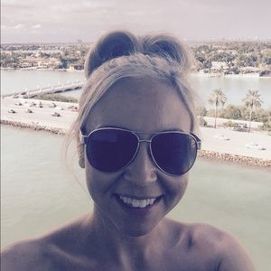 Meet your Posher, Kelly