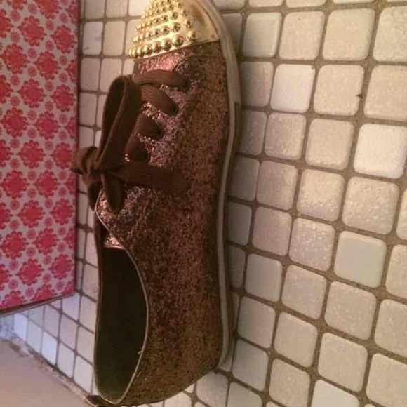 Wanted - Picture 2 of 4