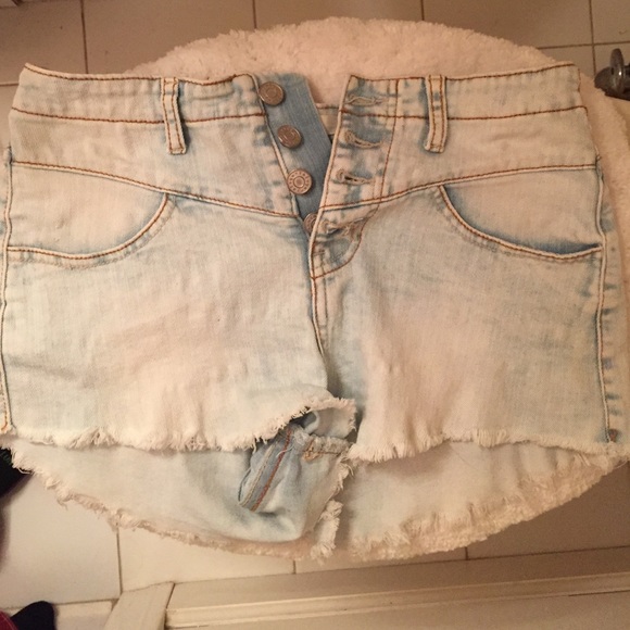 Cute Charlotte Russe Jean Shorts - Picture 2 of 2