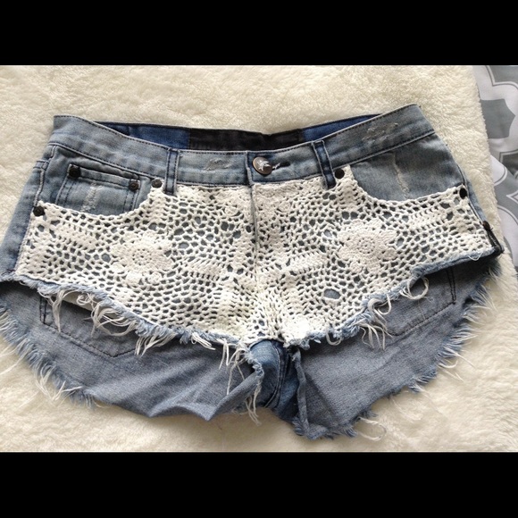 One Teaspoon crochet shorts, size 28.
