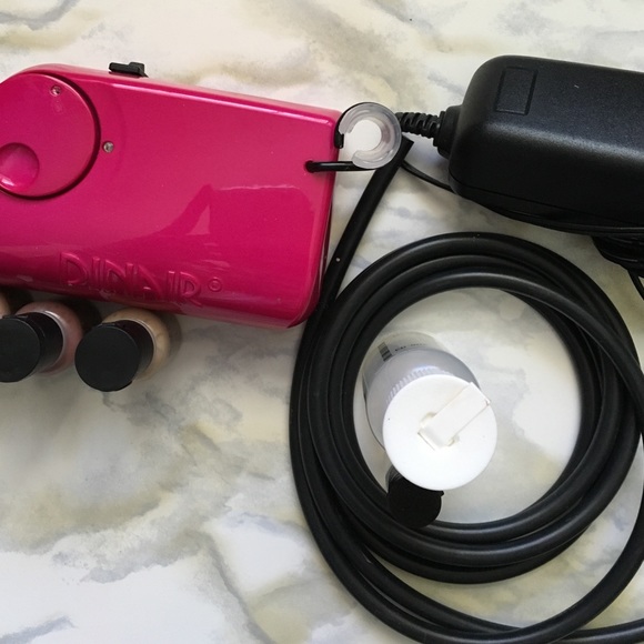 Dinair Airbrush Makeup System and 8 Eyeshadows