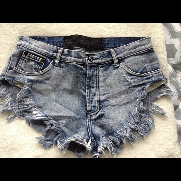One Teaspoon shorts, size 28.