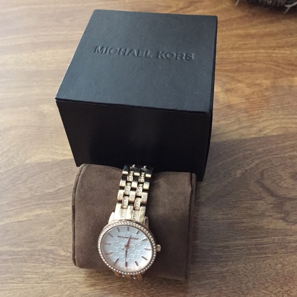 💥ON HOLD!! DO NOT PURCHASE💥 Michael Kors🌺