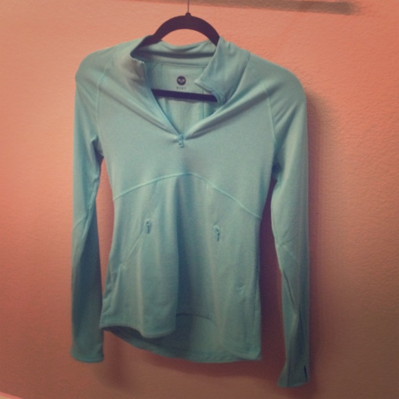 Roxy longsleeve workout shirt