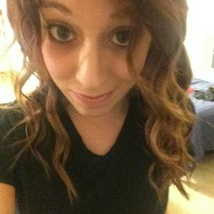 Meet your Posher, Elyse