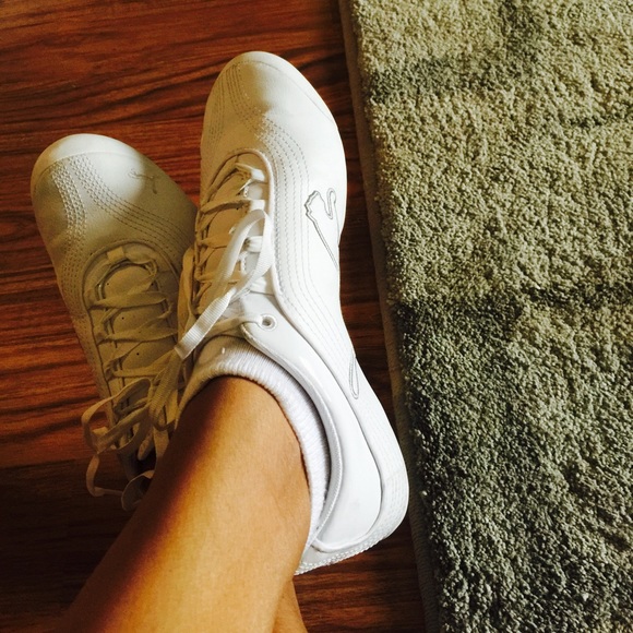 Puma sneakers - Picture 4 of 4